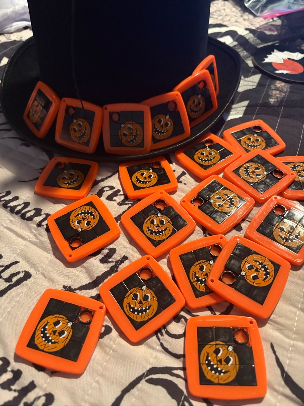 Vintage Halloween puzzle 21 piece pieces